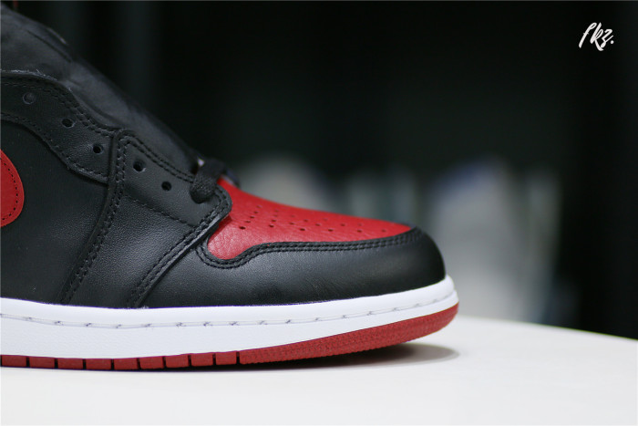 Air Jordan 1 Retro High   Banned  (GS)