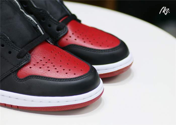 Air Jordan 1 Retro High   Banned  (GS)