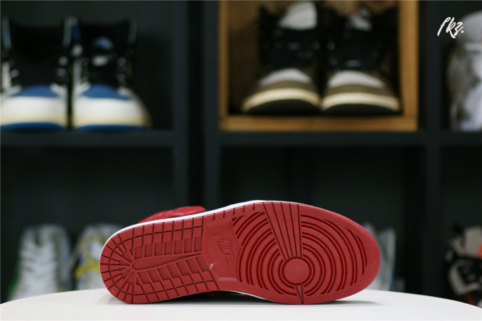 Air Jordan 1 Retro High   Banned  (GS)