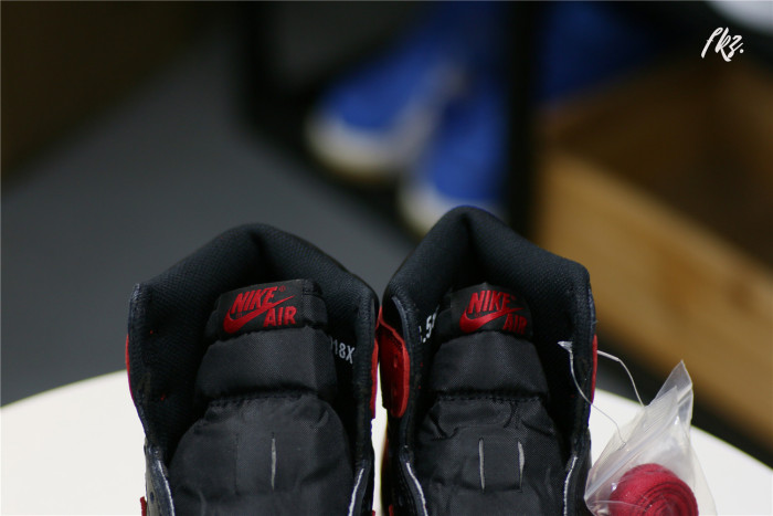 Air Jordan 1 Retro High   Banned  (GS)