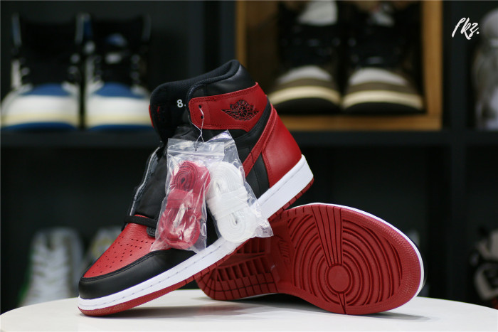 Air Jordan 1 Retro High   Banned  (GS)