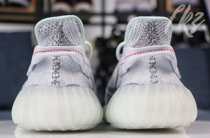 Yeezy 350 Boost V2  Blue Tint  2017 (LN5 A1)