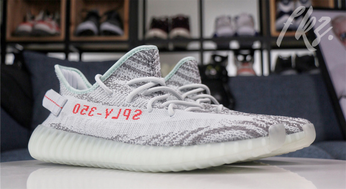 Yeezy 350 Boost V2  Blue Tint  2017 (LN5 A1)