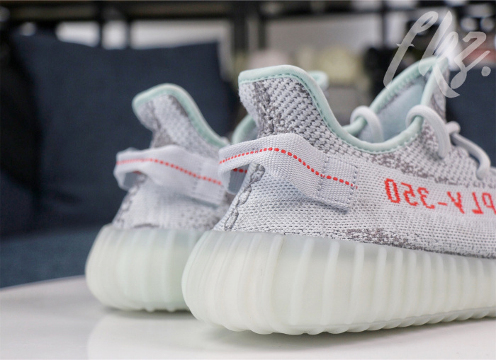 Yeezy 350 Boost V2  Blue Tint  2017 (LN5 A1)