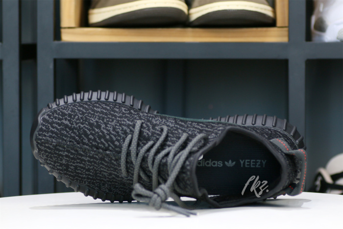 Yeezy 350 ‘Pirate Black' 2022