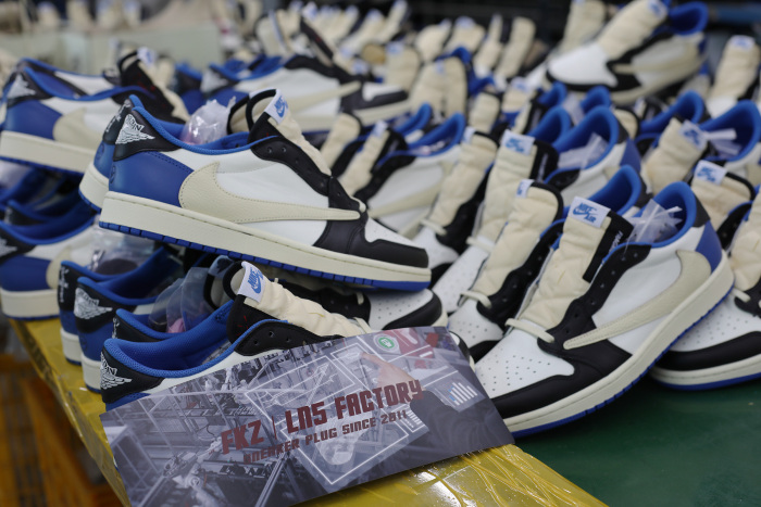 Fragment x Travis Scott x Air Jordan 1 Low  (LN5 A1 Batch)