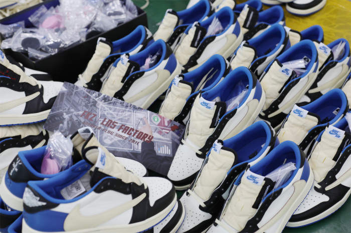Fragment x Travis Scott x Air Jordan 1 Low  (LN5 A1 Batch)