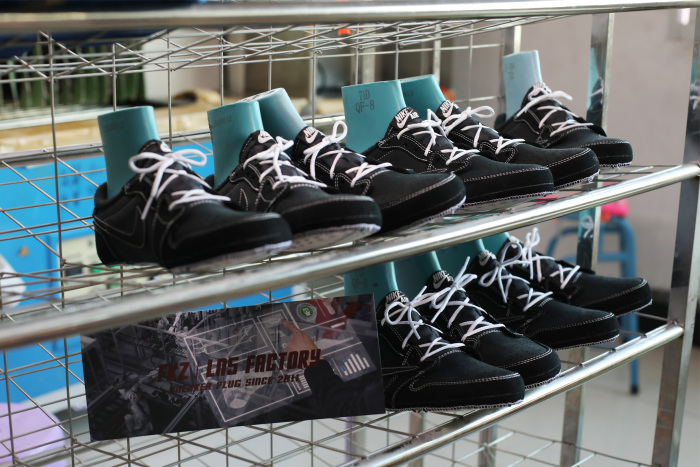 Travis Scott x Nike Air Jordan 1 Low OG “Black/Phantom”  (LN5 A1 Batch)