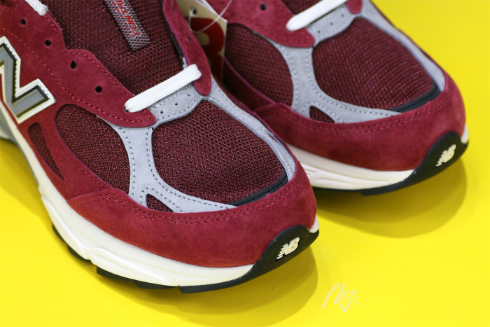 NEW BALANCE 990V3 Red