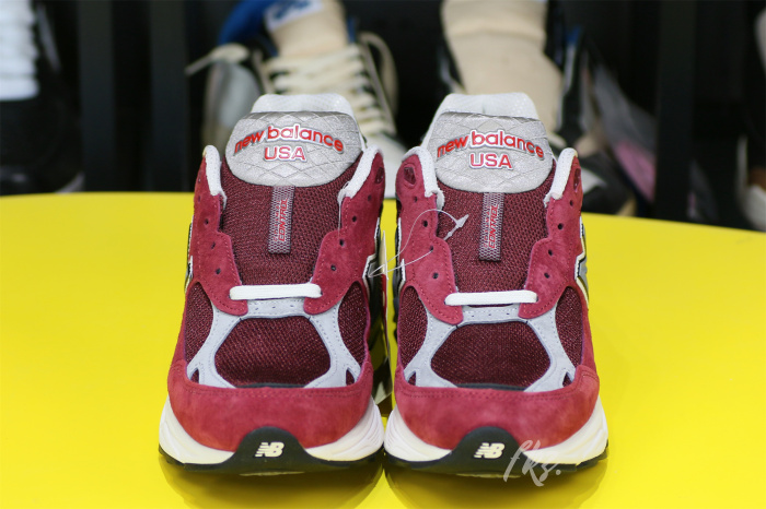 NEW BALANCE 990V3 Red