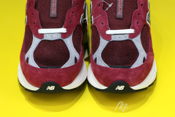 NEW BALANCE 990V3 Red