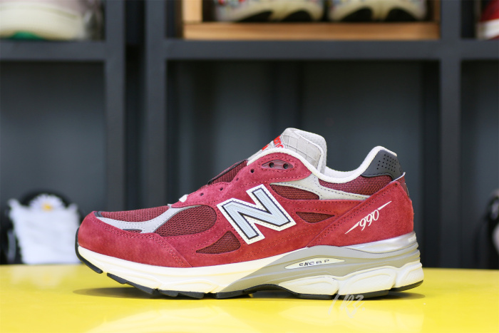 NEW BALANCE 990V3 Red