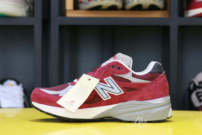 NEW BALANCE 990V3 Red
