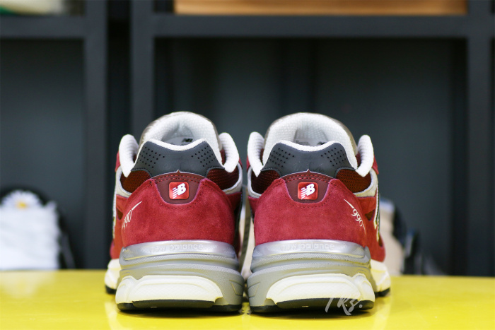 NEW BALANCE 990V3 Red