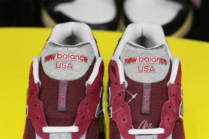 NEW BALANCE 990V3 Red