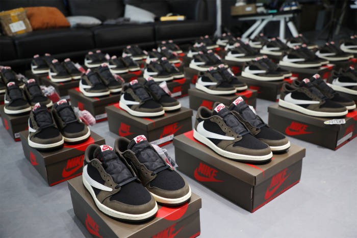 Travis Scott X Air Jordan 1 Low 'Cactus Jack'  (LN5 A1 Batch)