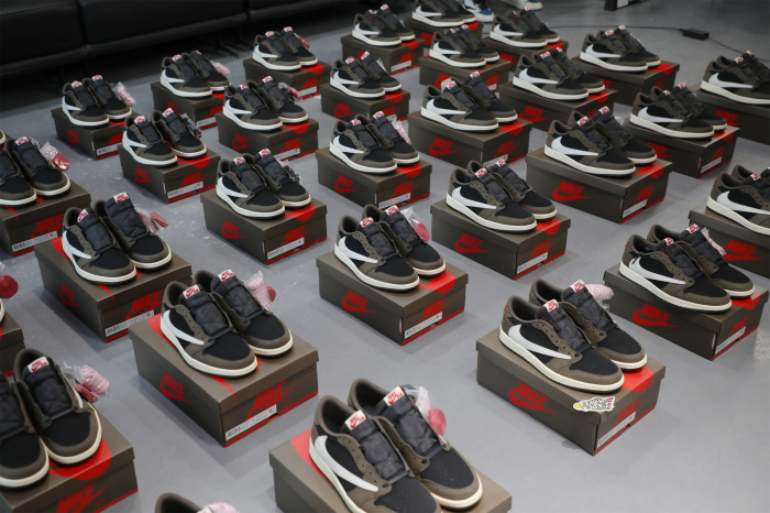 Travis Scott X Air Jordan 1 Low 'Cactus Jack'  (LN5 A1 Batch)