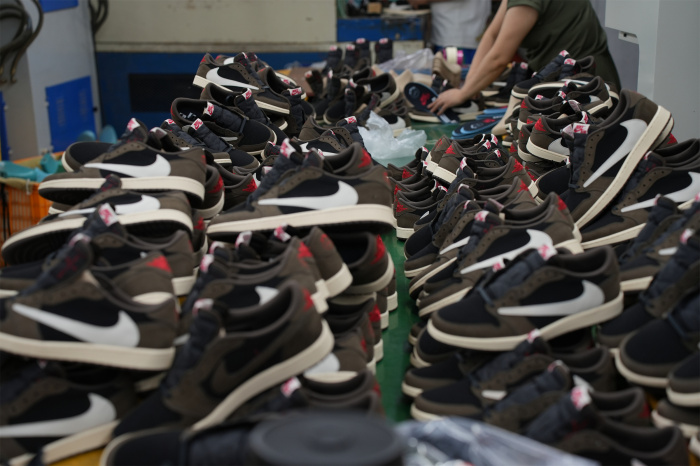 Travis Scott X Air Jordan 1 Low 'Cactus Jack'  (LN5 A1 Batch)