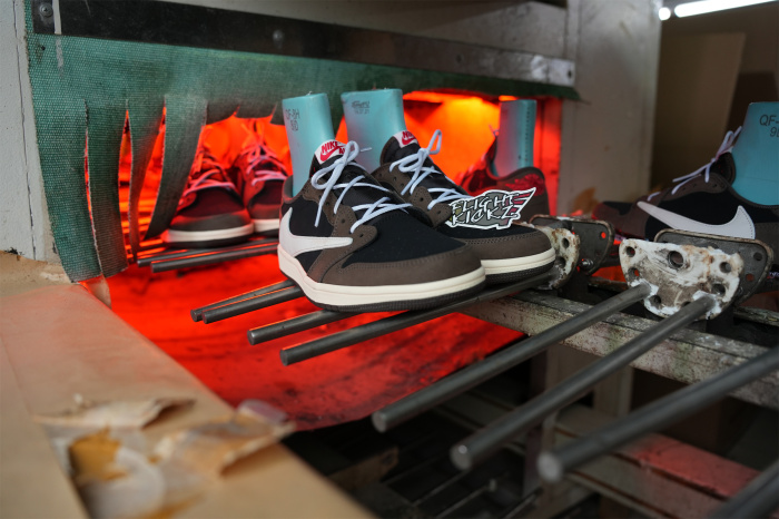 Travis Scott X Air Jordan 1 Low 'Cactus Jack'  (LN5 A1 Batch)