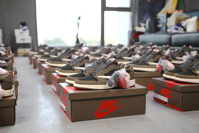Travis Scott X Air Jordan 1 Low 'Cactus Jack'  (LN5 A1 Batch)