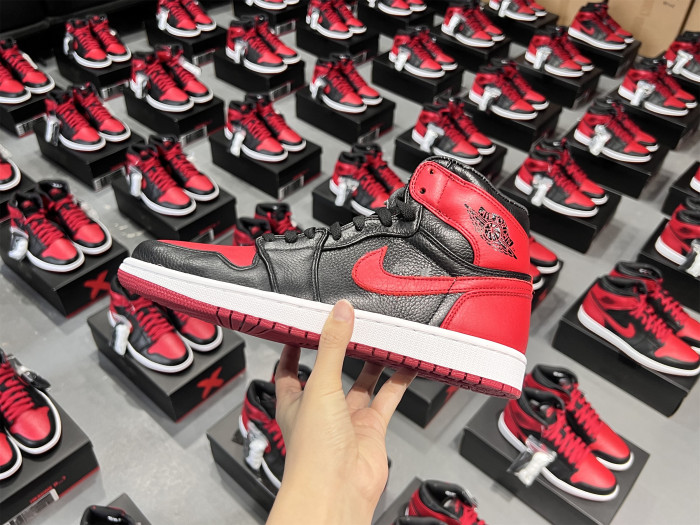 Air Jordan 1 OG  Banned/Bred  2011 (LN5 A1 Batch)