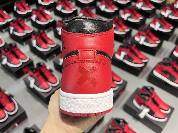 Air Jordan 1 OG  Banned/Bred  2011 (LN5 A1 Batch)
