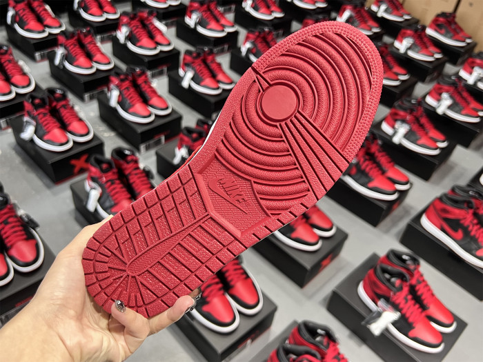Air Jordan 1 OG  Banned/Bred  2011 (LN5 A1 Batch)