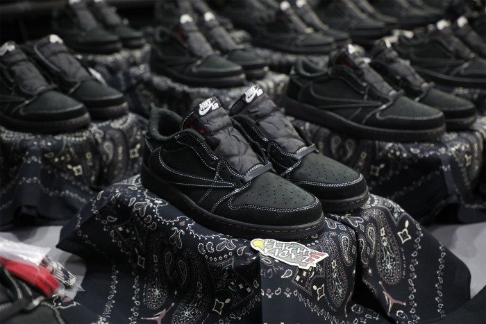 Travis Scott x Nike Air Jordan 1 Low OG “Black/Phantom”  (LN5 A1 Batch)