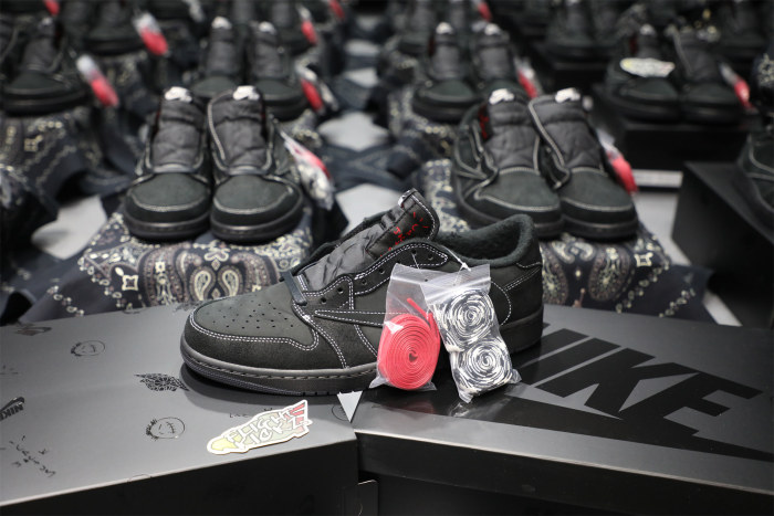 Travis Scott x Nike Air Jordan 1 Low OG “Black/Phantom”  (LN5 A1 Batch)
