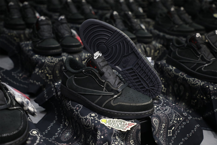 Travis Scott x Nike Air Jordan 1 Low OG “Black/Phantom”  (LN5 A1 Batch)