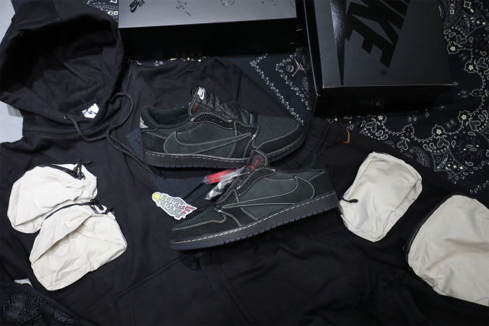 Travis Scott x Nike Air Jordan 1 Low OG “Black/Phantom”  (LN5 A1 Batch)