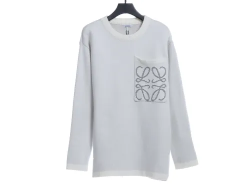 Loevve 22FW pocket four-leaf clover jacquard crew neck sweater