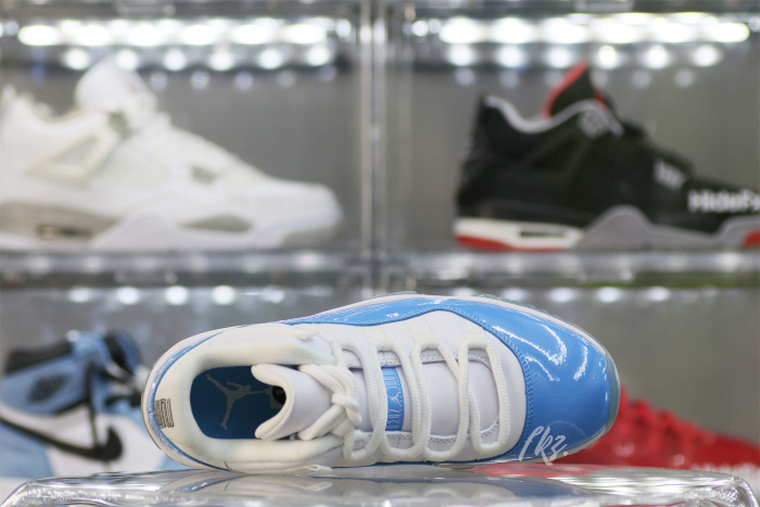 Air Jordan 11 Retro Low  UNC