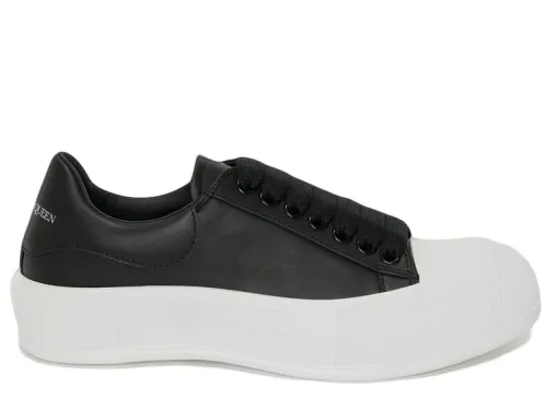 Alexande* McQuee* Deck Lace Up Plimsoll in Black