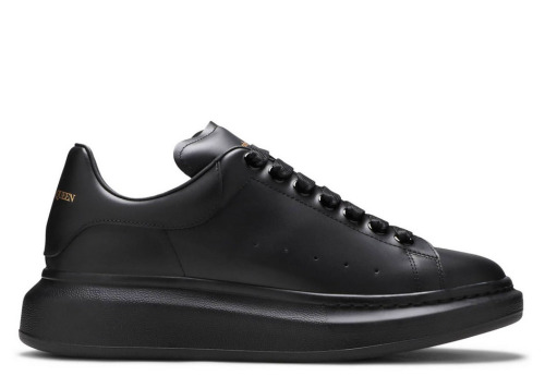 Alexande* McQuee* Oversized Sneaker 'All Black'