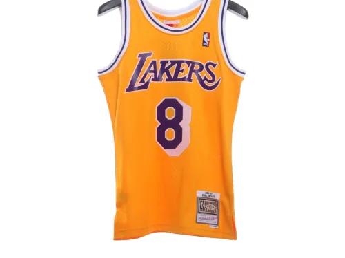 Lakers jersey No. 8
