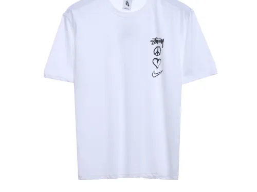 Nike Stuart co-signed the Love letter pattern short sleeves