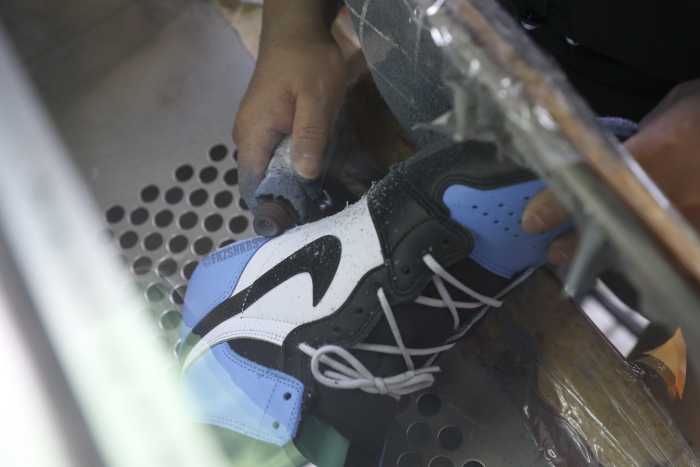 Air Jordan 1 Retro High OG University Blue UNC 2023  (LN5 A1 Batch)