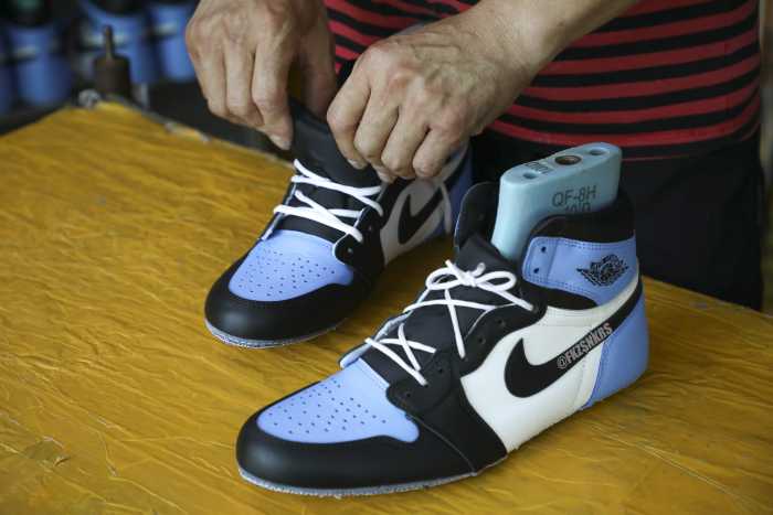 Air Jordan 1 Retro High OG University Blue UNC 2023  (LN5 A1 Batch)