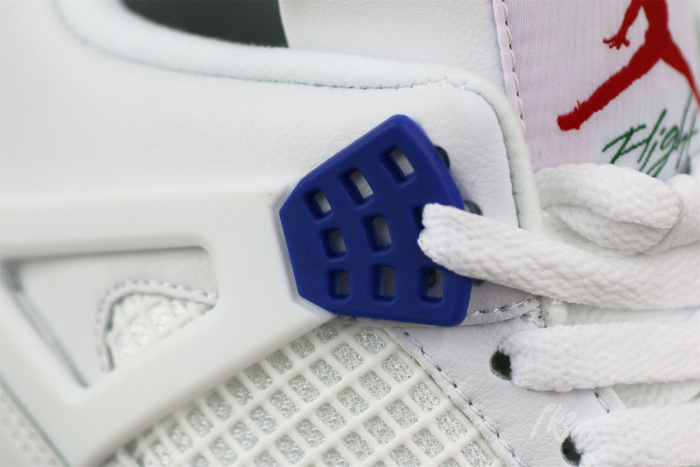 Nike SB x Air Jordan 4 “Sapphire”