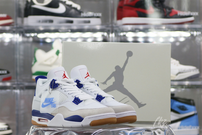 Nike SB x Air Jordan 4 “Sapphire”