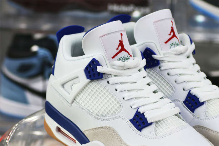Nike SB x Air Jordan 4 “Sapphire”
