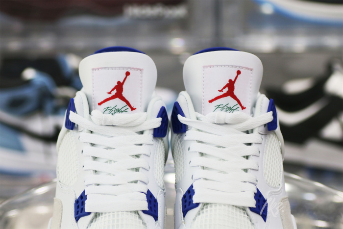 Nike SB x Air Jordan 4 “Sapphire”