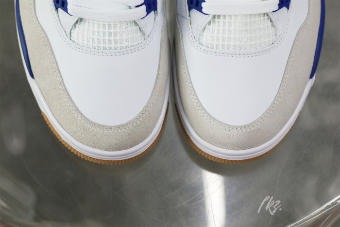 Nike SB x Air Jordan 4 “Sapphire”