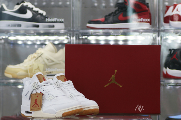 Air Jordan 4 Retro Levi's White (Levi's Tag)