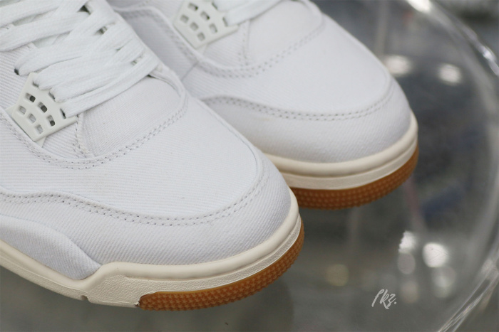 Air Jordan 4 Retro Levi's White (Levi's Tag)