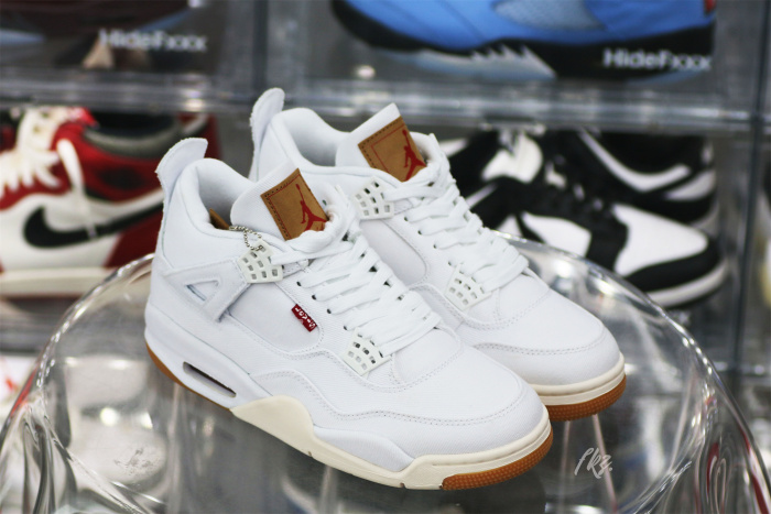 Air Jordan 4 Retro Levi's White (Levi's Tag)