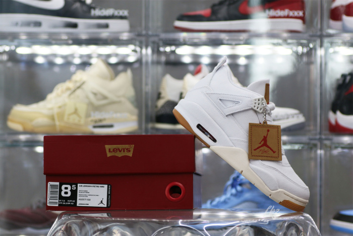Air Jordan 4 Retro Levi's White (Levi's Tag)