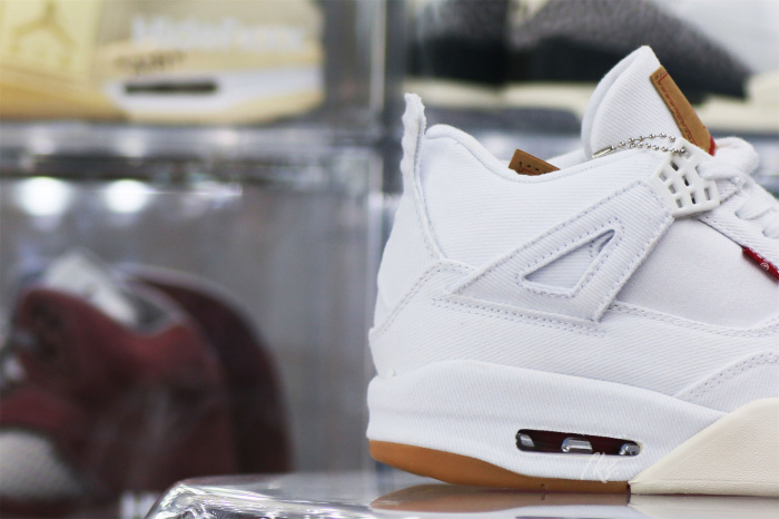 Air Jordan 4 Retro Levi's White (Levi's Tag)