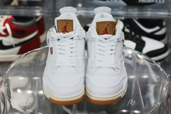 Air Jordan 4 Retro Levi's White (Levi's Tag)